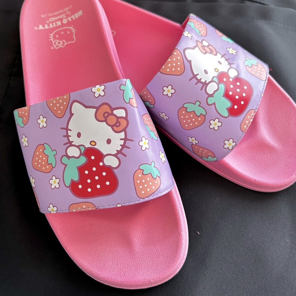 Hello Kitty Women’s Slides